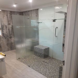 Walk in Enclosure two Screens and shelves for support